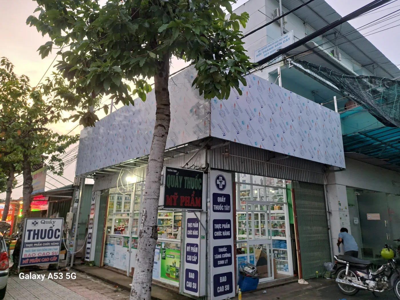 Công trình ốp alu quầy thuốc