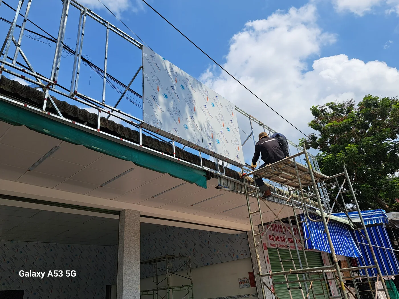Thi công khung sắt bảng hiệu